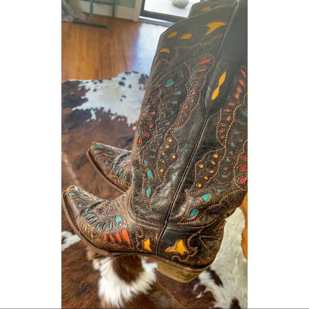 Corral boots